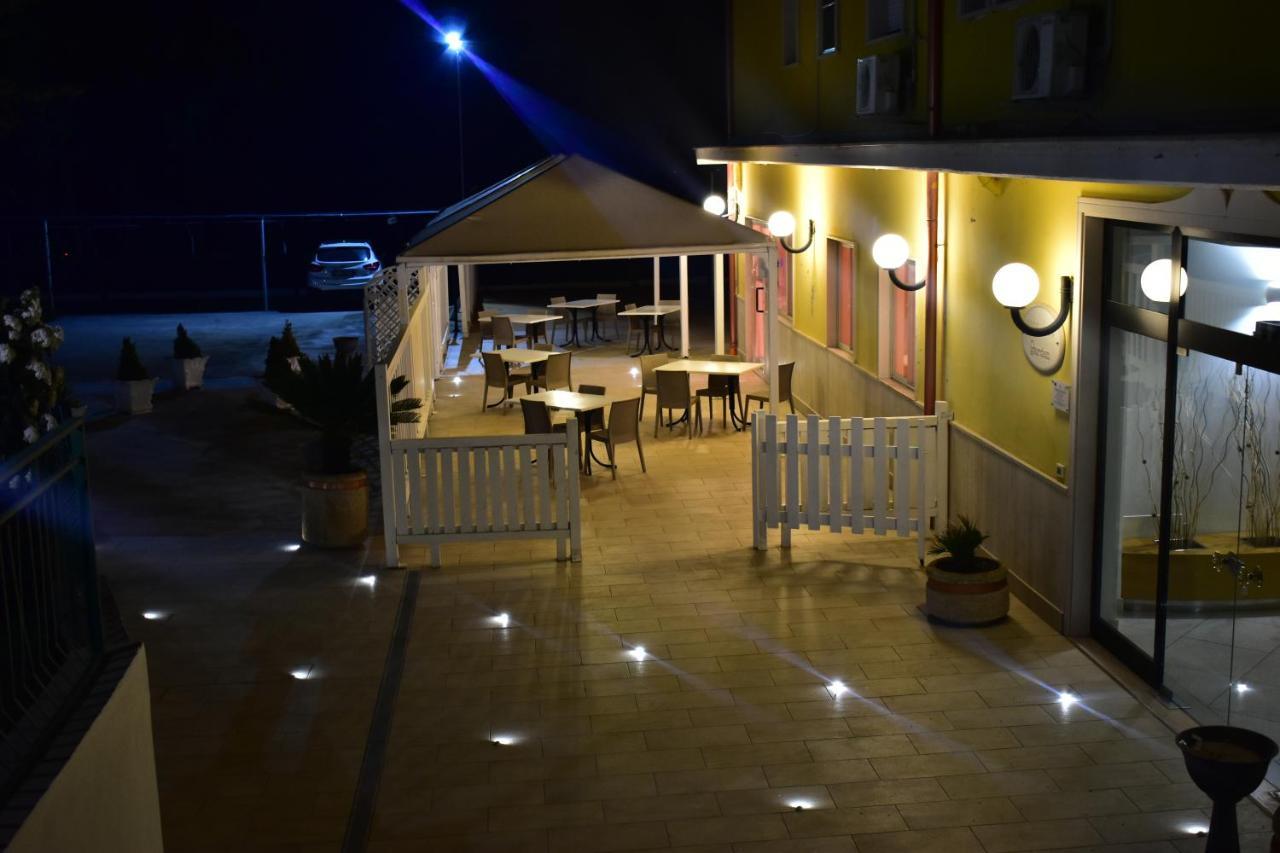 Hotel Garden ซานโจวานนี โรตอนโด ภายนอก รูปภาพ