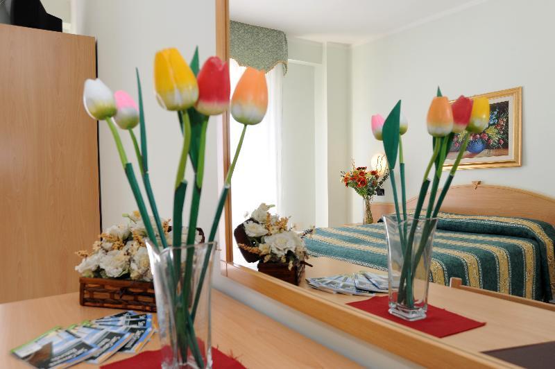 Hotel Garden ซานโจวานนี โรตอนโด ภายนอก รูปภาพ