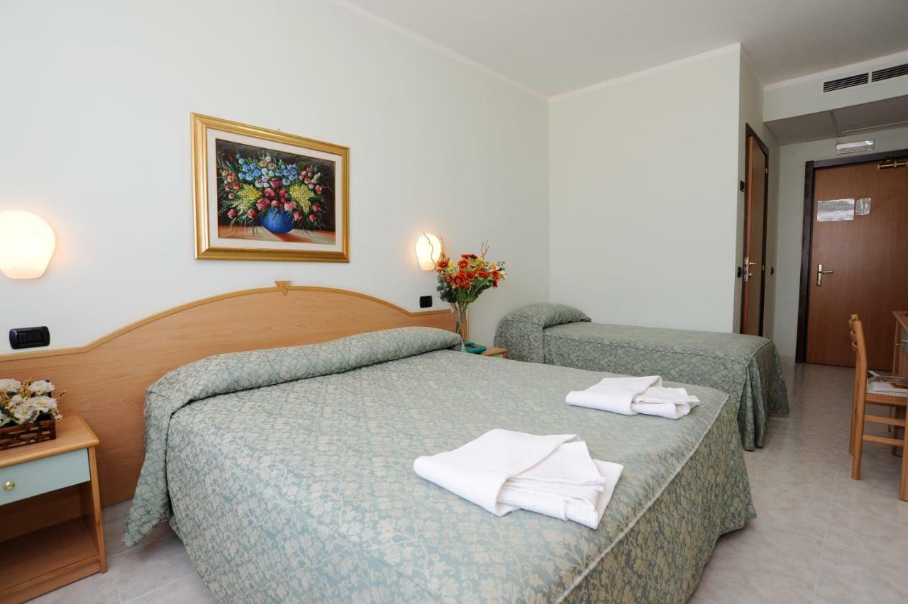 Hotel Garden ซานโจวานนี โรตอนโด ภายนอก รูปภาพ