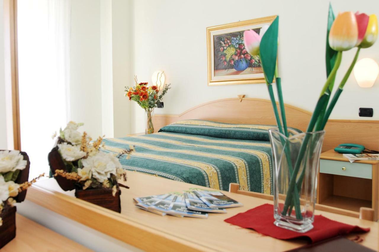 Hotel Garden ซานโจวานนี โรตอนโด ภายนอก รูปภาพ